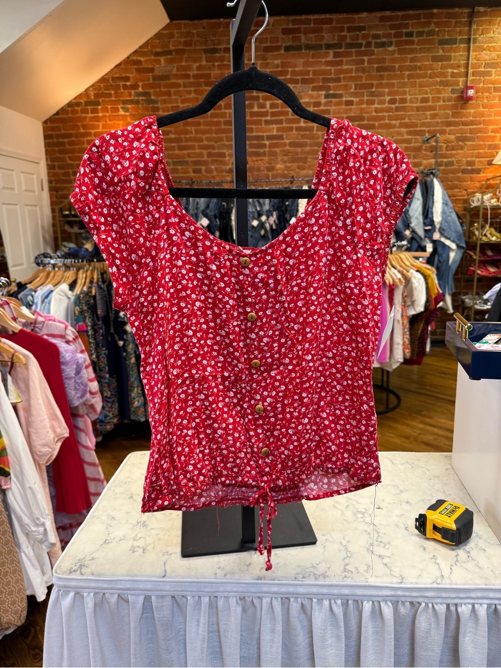 No Boundaries Red Floral Tie-Hem Crop Top